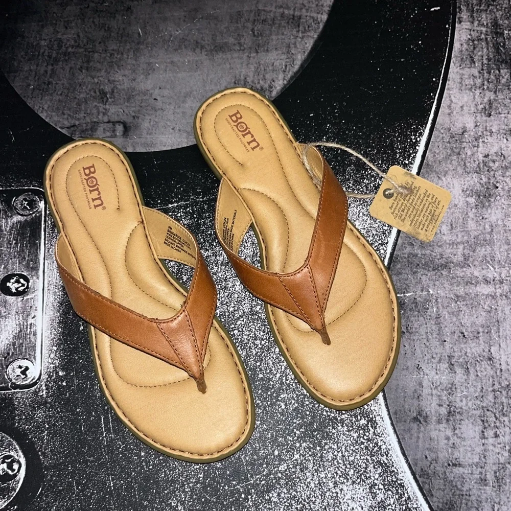 NWT Born Ciara Sandals - Picture 2 of 8